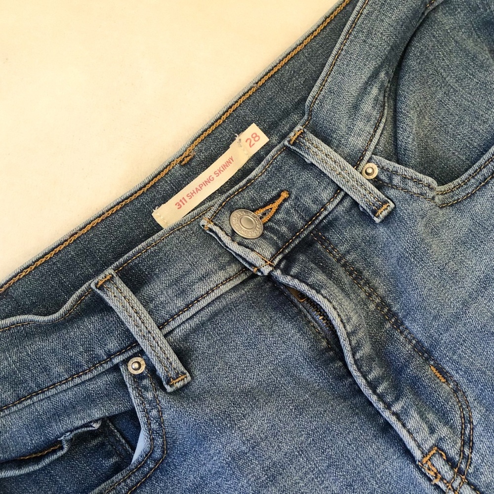 Levi’s 311 Embroidered Shaping Skinny Jean - Picture 5 of 6